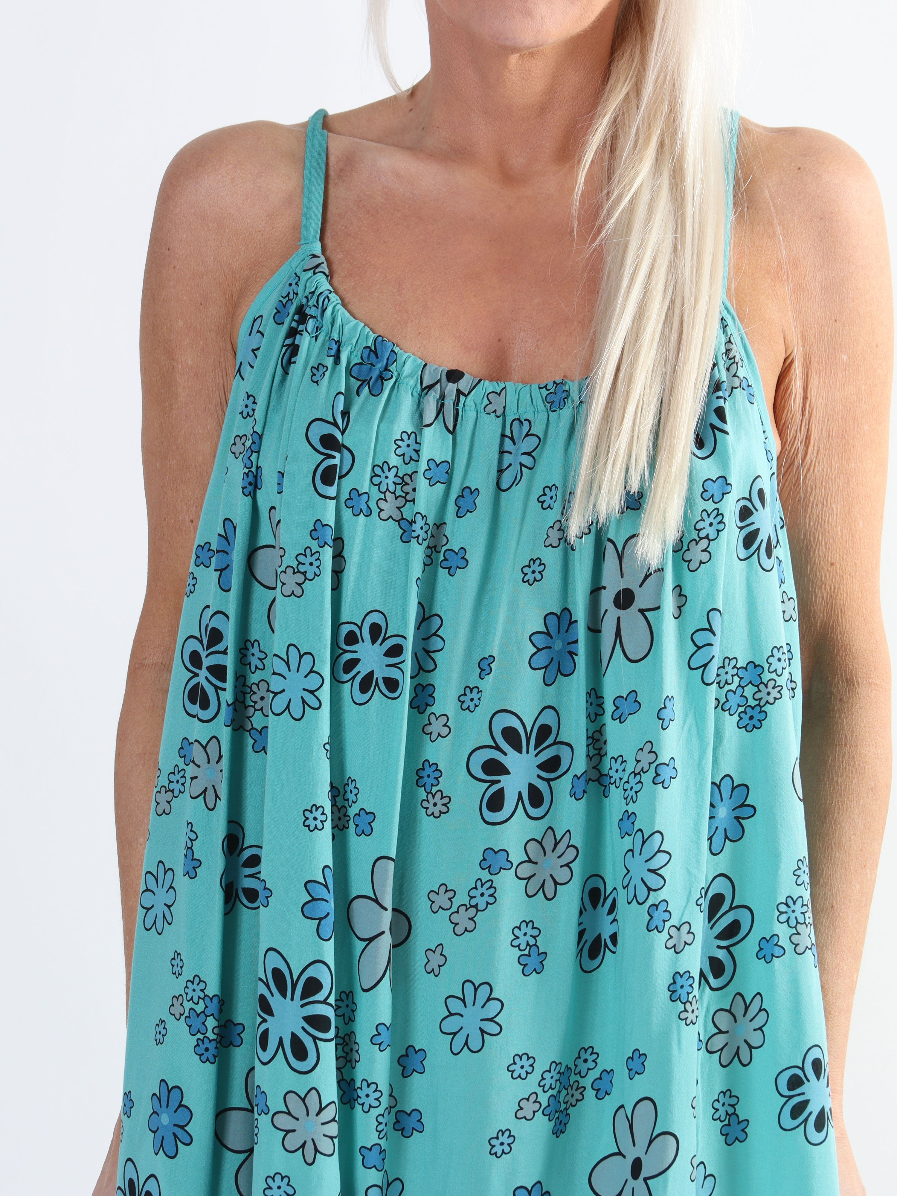 Sunshines Flower - Let plus size kjole i viskose med blomsterprint